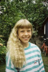 Stefanie mit lockigen Haaren